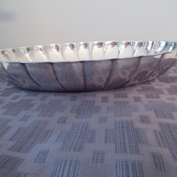 Wm. A Rogers Silver plate Oval Serving Dish- - Picture 7 of 9